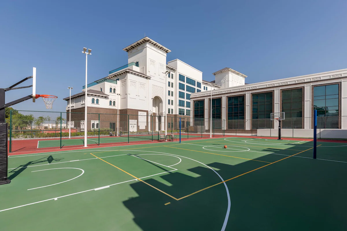 تنیس هتل تاج اگزوتیکا ریزورت